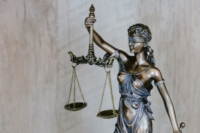 What Degree Do You Need to Be a Paralegal