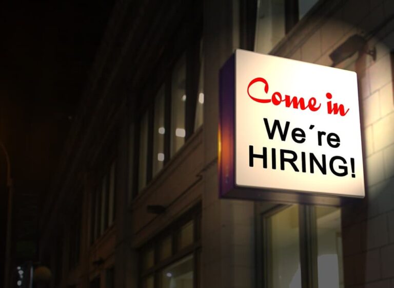 How to Leave a Memorable Mark by Fashioning Your Professional Image in the Job Market